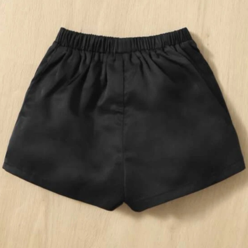 Toddler Fold Pleated Detail Shorts - Picture 2 of 3